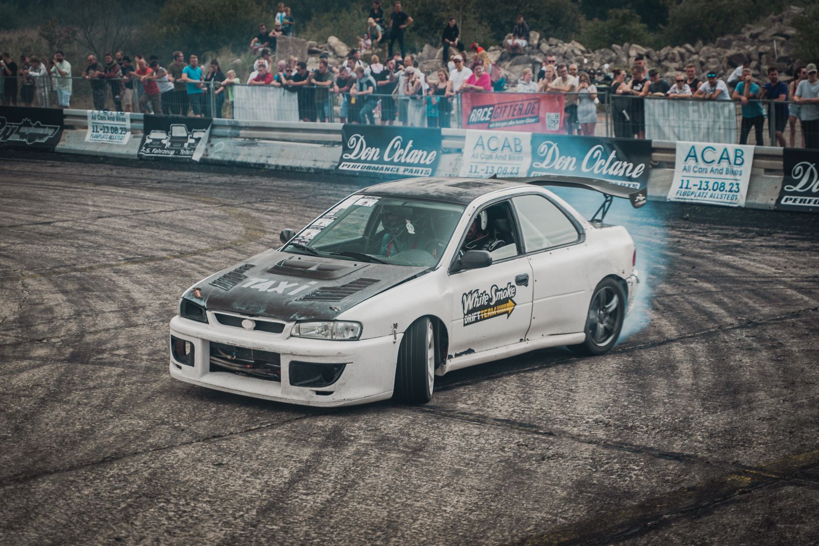 Drift-Auto vor Publikum